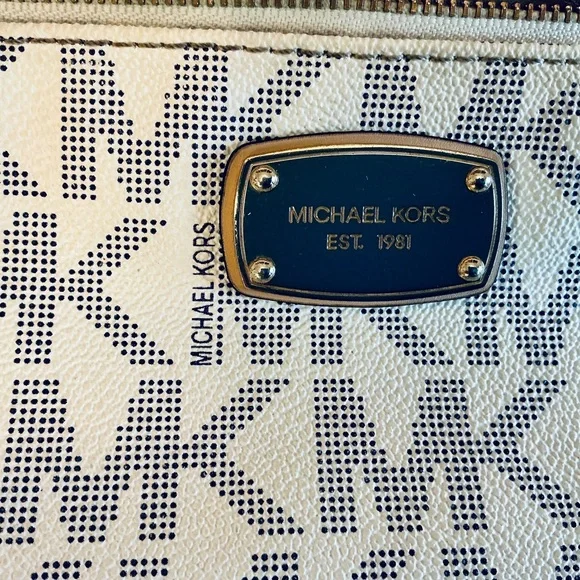 Michael Kors Large Leather Wristlet Handbag MK Logo - White - Picture 5 of 9